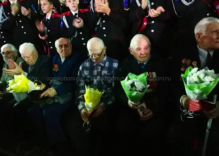 Мужчины Кавказского района принимали поздравления с Днем защитника Отечества