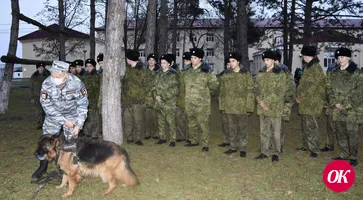 В Кропоткинском казачьем кадетском корпусе имени Г.Н.Трошева кинологи провели практические занятия для кадетов из кружка «Юный следователь»