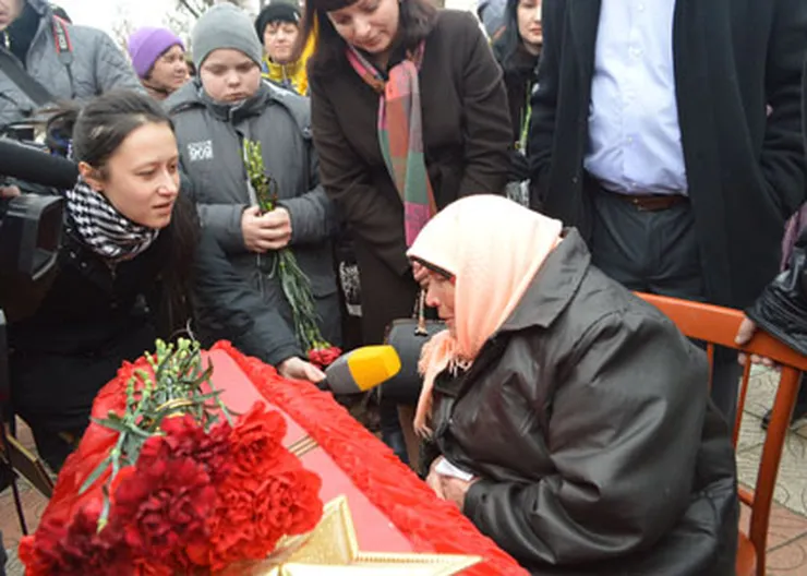 http://www.ognikuban.tw1.ru/wp-content/uploads/2016/03/DSC_0610doch_el.hirsanova_i_pravnuchka_svetlana_sigareva
