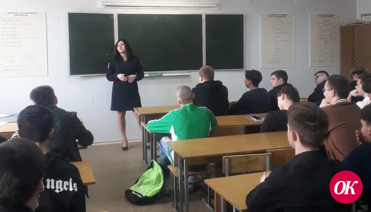 Правоохранители и общественники провели профилактическое мероприятие в юридическом техникуме в рамках акции «Призывник»
