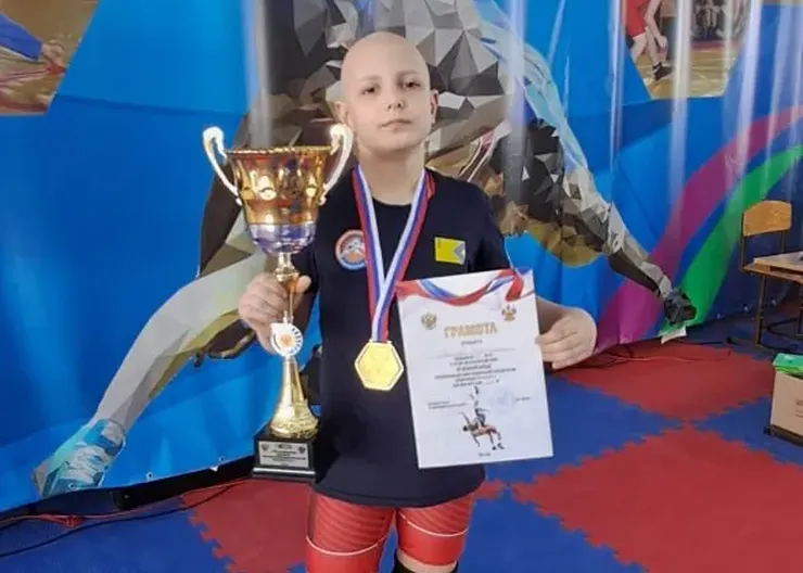 Юный Даниил Карев из Кропоткина делает немалые успехи в вольной борьбе