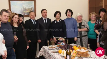 В День российской печати сотрудников редакции газеты «Огни Кубани» и Кропоткинской типографии поздравили глава Кавказского района Виталий Николаевич Очкаласов и председатель Совета Игорь Викторович Кошелев