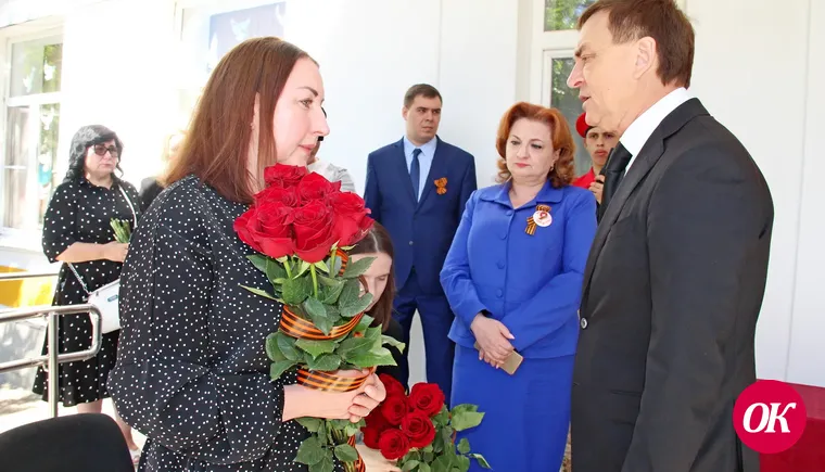 Имя погибшего на СВО Дениса Минакова увековечено на памятной доске