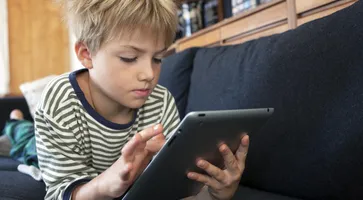 https://ognikubani.ru/wp-content/uploads/2020/04/child-playing-on-tablet-1