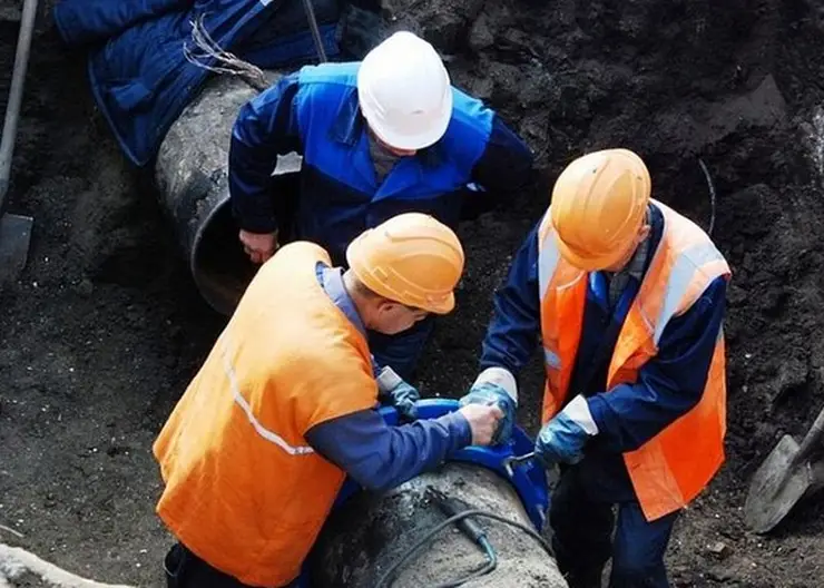 https://ognikubani.ru/wp-content/uploads/2020/08/remontniki_meniaiut_truby.jpg__750x415_q90_crop-True_subsampling-2_upscale