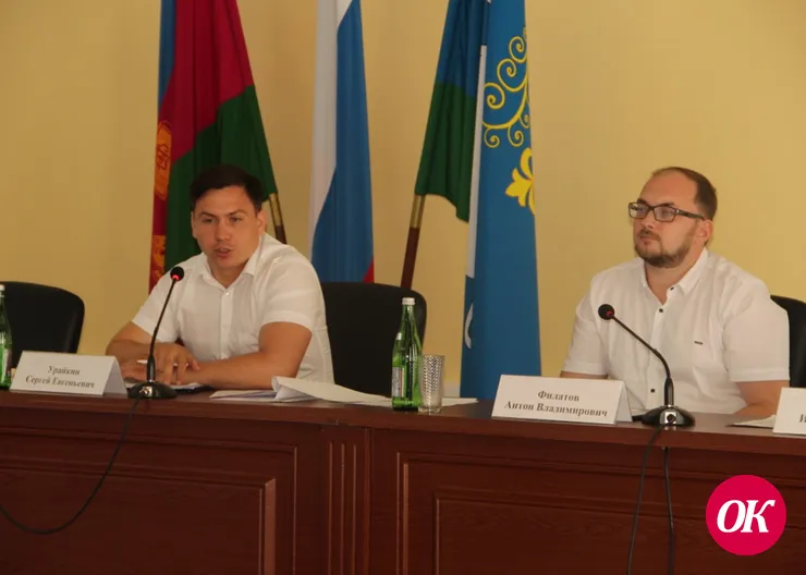 Заместитель министра образования, науки и молодежной политики Краснодарского края Сергей Урайкин сегодня проводит встречу с молодежным активом Кавказского района
