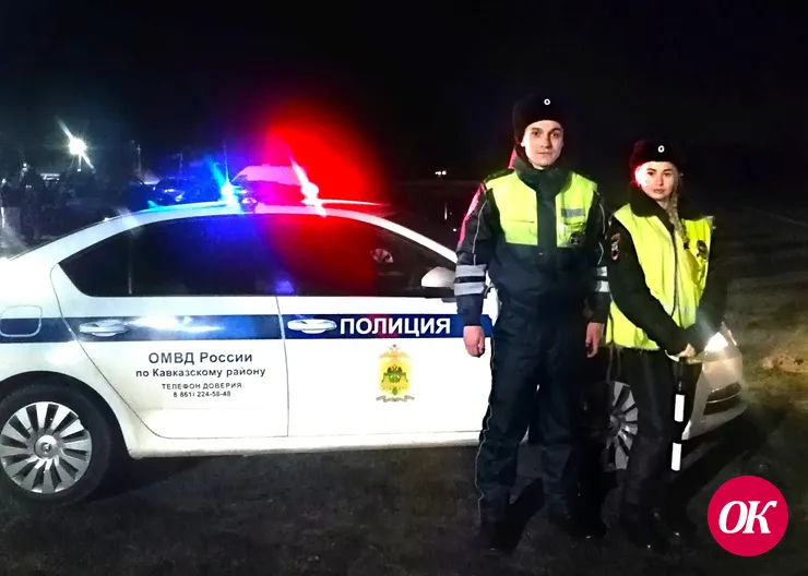 В Кавказском районе сотрудники полиции обеспечивали правопорядок и безопасность граждан во время праздничных мероприятий в местах богослужений и крещенских купаний