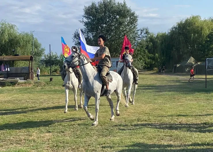 Для юных казачат открыли детский палаточный лагерь