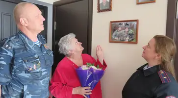 https://ognikubani.ru/wp-content/uploads/2023/11/около-портрета-сына