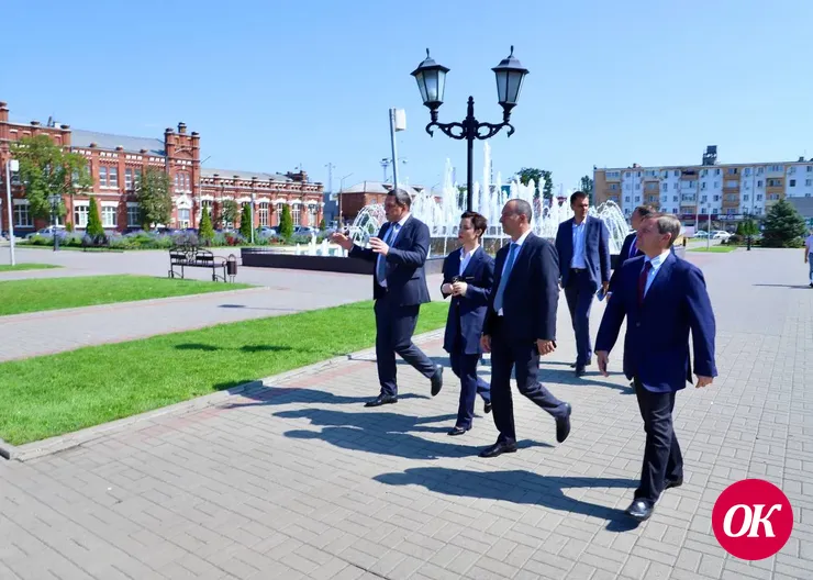 Кавказский район с рабочим визитом посетил председатель Законодательного собрания края Юрий Бурлачко