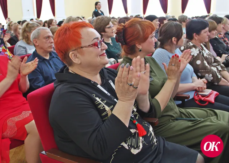 Праздник в честь Дня работника культуры в большом зале администрации