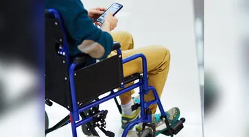 https://ognikubani.ru/wp-content/uploads/2023/04/handicapped-using-smartphone_2