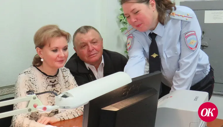 В Кавказском районе сотрудники ОВМ и общественники провели акцию по популяризации госуслуг в электронном виде