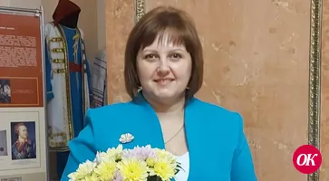 <strong>Из рук министра культуры Краснодарского края Виктории Ланиной преподаватель Школы искусств станицы Казанской Наталья Бойко получила удостоверение заслуженного работника культуры Кубани</strong>