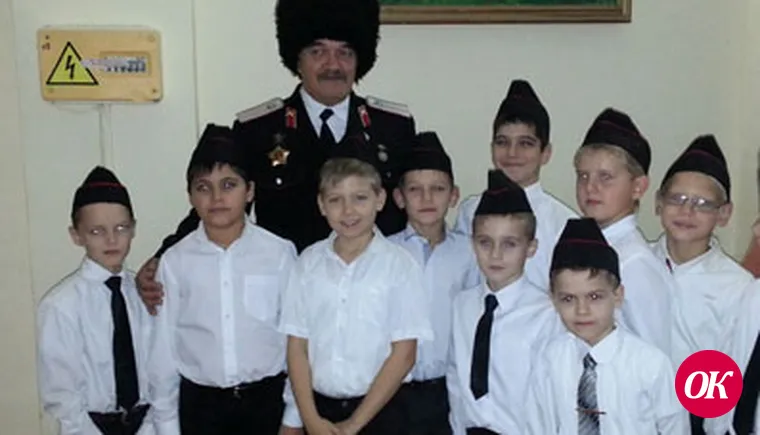 Служить хорошими поступками