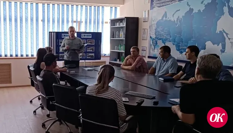 Полицейские пришли с профилактической беседой на одно из предприятий городской промзоны