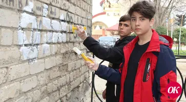Волонтеры Кавказского района на улицах города ливидировали надписи с указанием пронаркотических сайтов