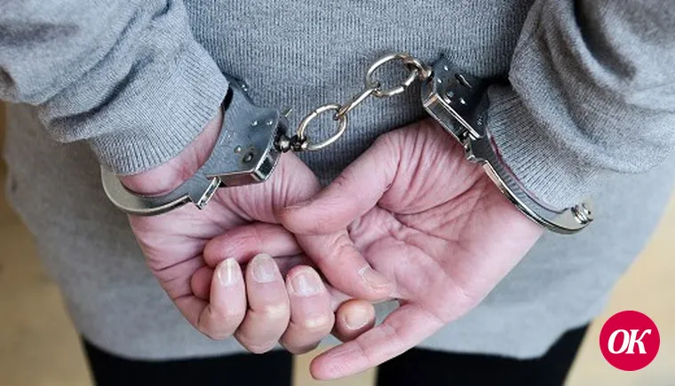 Полицейские задержали женщину, собирающую коноплю