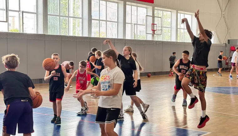 В спортивной школе «Смена» провели конкурс ко Дню физкультурника.
