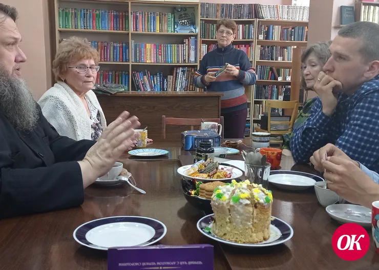 В юношеской библиотеке им.А.А.Фадеева состоялась встреча настоятеля Покровского собора игумена Андрея (Мороза) со студентами Кропоткинского филиала Брюховецкого аграрного колледжа