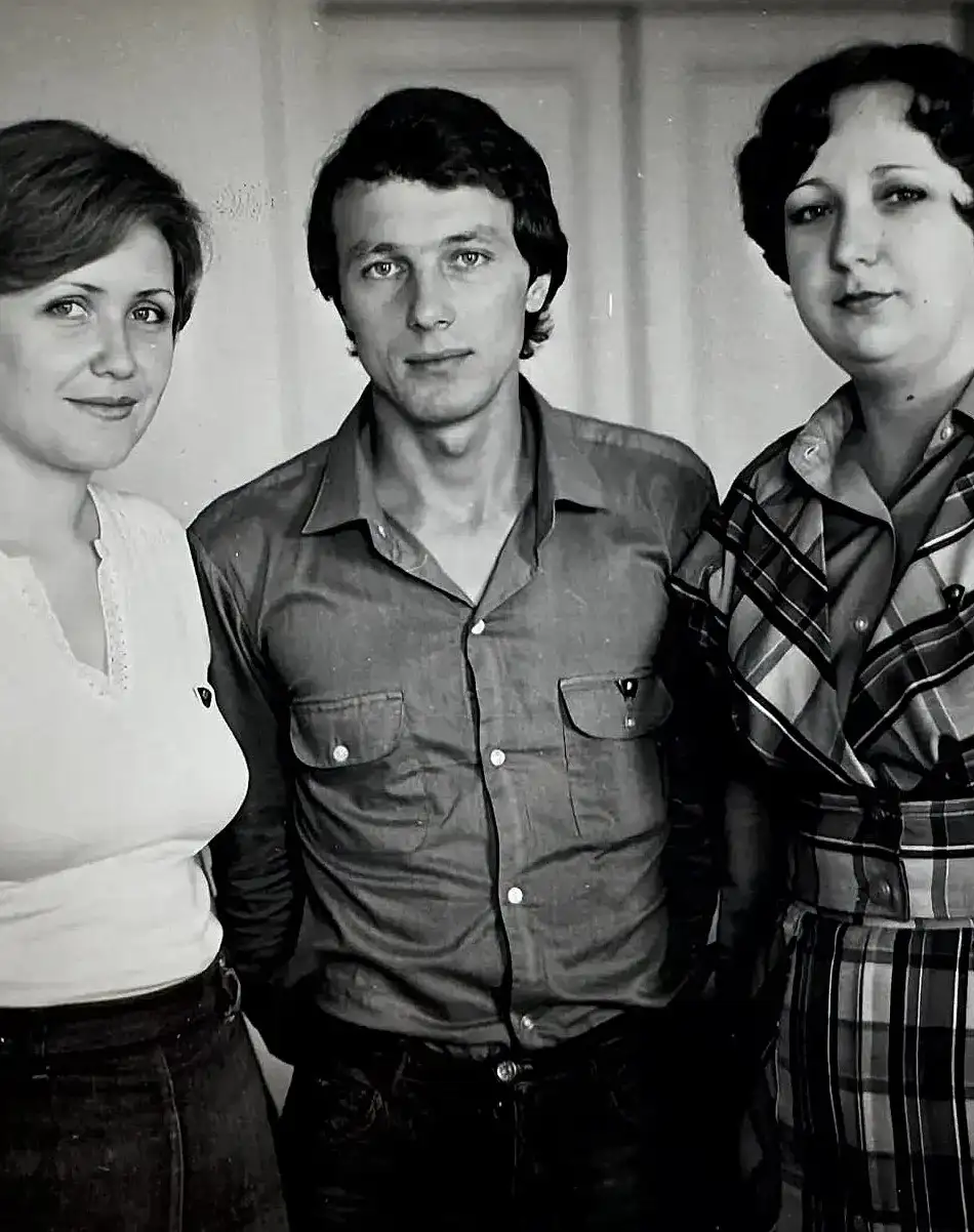 Руководители комсомола 80-х г.Кропоткина. Слева направо: первый секретарь горкома комсомола Елена Савченко, второй секретарь Александр Геращенко, третий секретарь горкома Лариса Пивоварова.