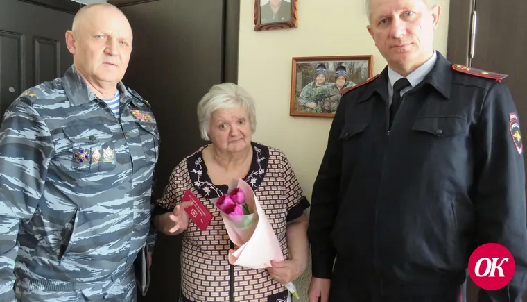 В Отделе МВД России по Кавказскому району поддержали праздничную акцию «8 Марта – в каждый дом»