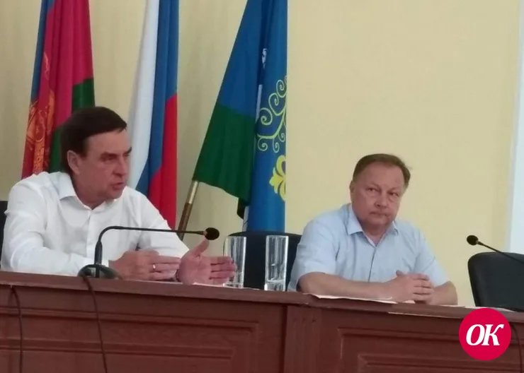 На планерном совещании в администрации Кавказского района говорили о коллекторе, дорогах и празднике района