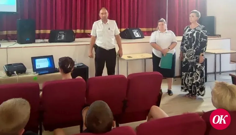 Госавтоинспекторы во время схода граждан в Привольном сельском поселении провели профилактическую беседу по правилам дорожного движения