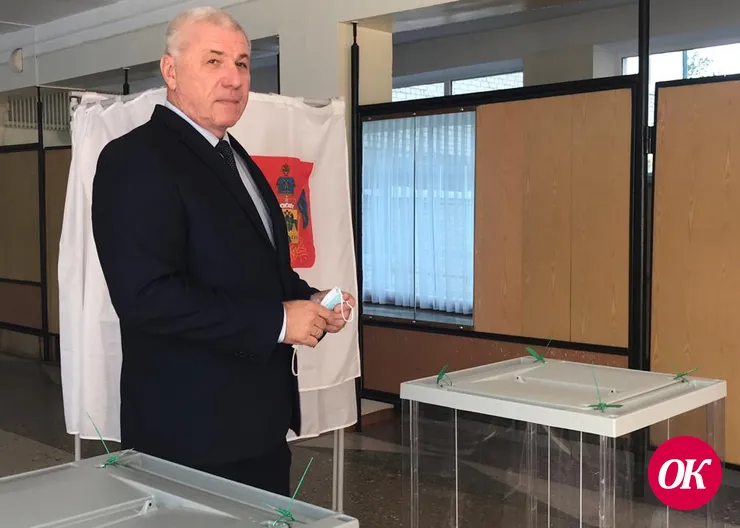 Глава города Кропоткина Владимир Елисеев призвал горожан прийти на избирательные участки и сделать свой выбор
