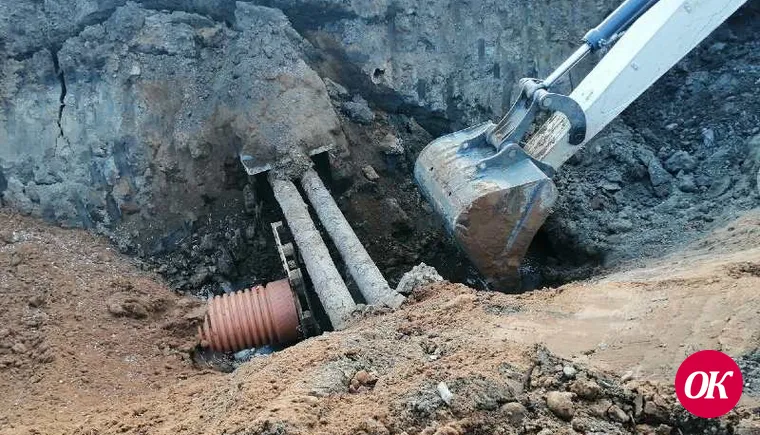 В Кропоткине образовался пятый провал канализационного коллектора