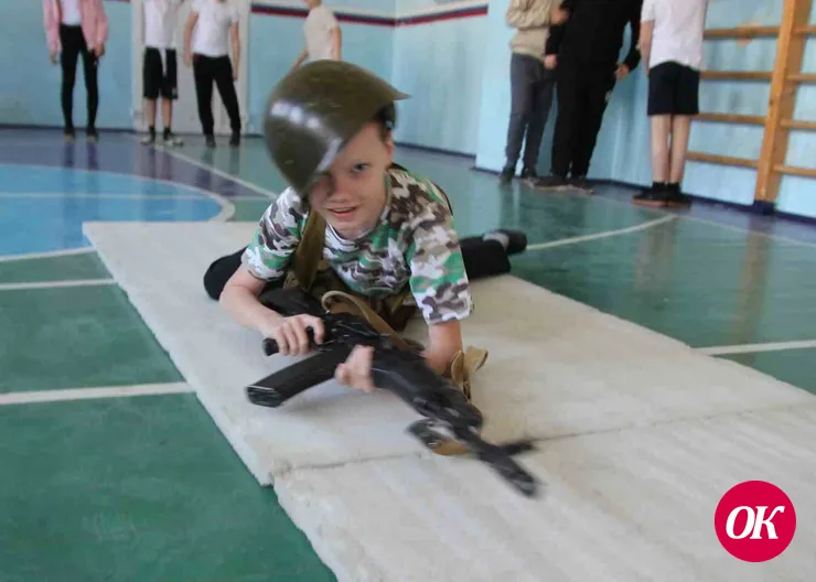 Ученики школы №17 Кропоткина стали участниками военизированной эстафеты