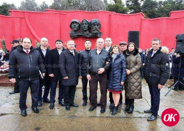 Молодые парламентарии поздравили ветеранов на митинге по случаю освобождения Кавказского района от оккупации