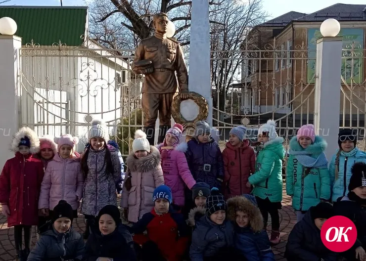 Первоклассников Кропоткина привезли на места сражений
