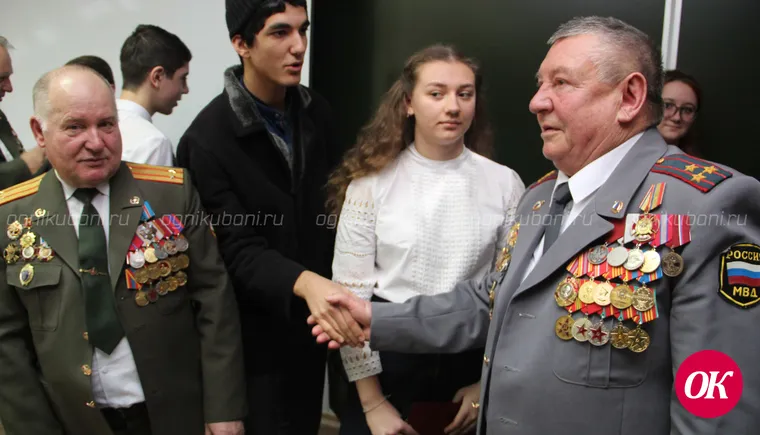 Ветераны боевых действий рассказали студентам о чеченской войне