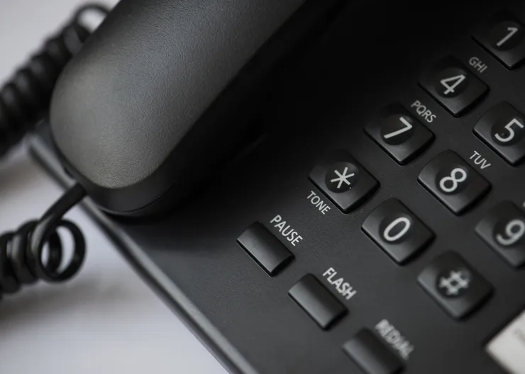 https://ognikubani.ru/wp-content/uploads/2023/03/closeup-of-office-wired-telephone