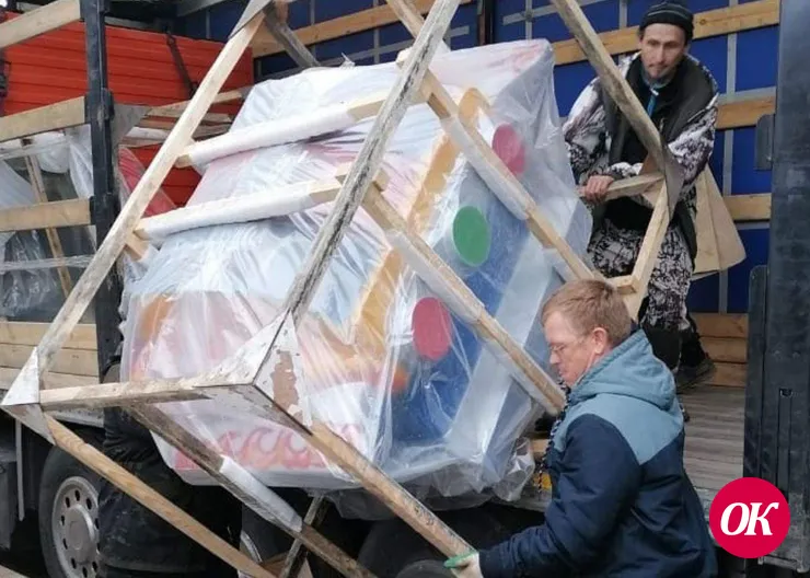 В парк культуры и отдыха Кропоткина поступили новые элементы декораций и кабины для аттракциона «Веселые горки»