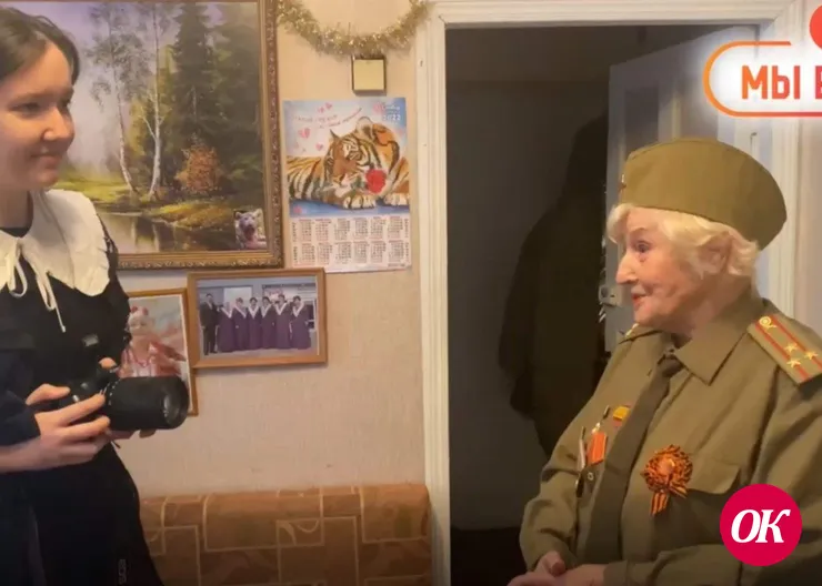 Юные блогеры побывали в гостях у известной поэтессы Лиры Петровны Уваровой