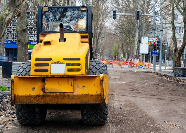 view-bulldozer-chisinau-downtown-moldova
