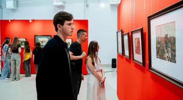 Сам рисует свою судьбу