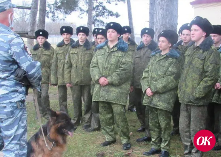 В Кавказском районе полицейские и общественники провели урок профессиональной ориентации для кадетов