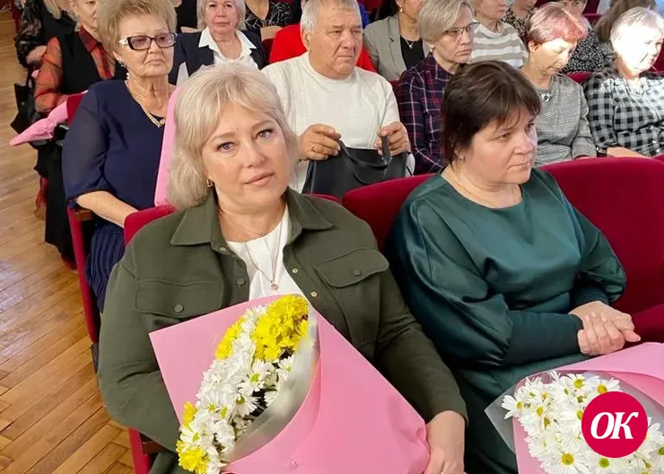 В администрации района поздравляли замечательных женщин-матерей