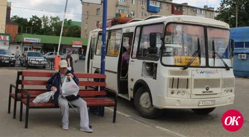 На перроне Кропоткинского автовокзала на посадочных площадках установили удобные скамейки