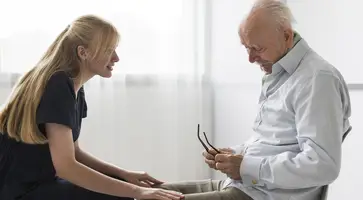 https://ognikubani.ru/wp-content/uploads/2022/06/nurse-having-a-conversation-with-old-man-in-a-nursing-home_1