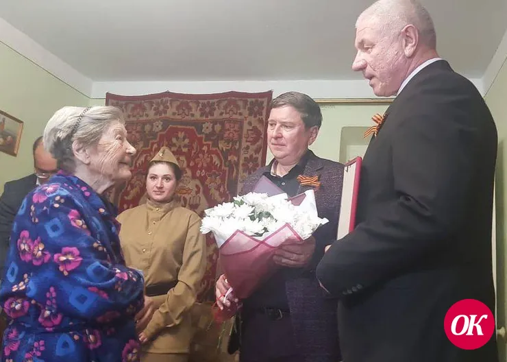 Глава Кропоткина Владимир Елисеев поздравил ветеранов с наступающим Днем Победы