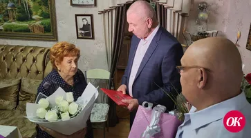 Участница Великой Отечественной войны Лидия Ивановна Резниченко принимала поздравления с 95-летием от главы Кропоткина Владимира Елисеева