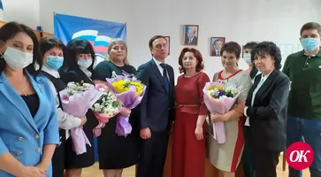 В общественной приемной местного отделения партии «Единая Россия» чествовали лучших руководителей учебных заведений Кавказского района