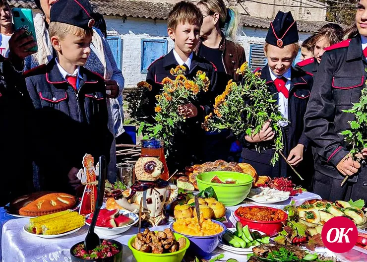 Щедрый, веселый и вкусный получился День урожая в школе №43 станицы Казанской