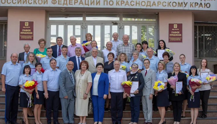 https://ognikubani.ru/wp-content/uploads/2023/09/награждение-Карабактьян_общее