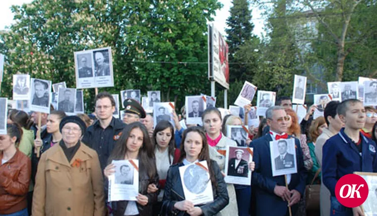 Своих героев пронесли на руках