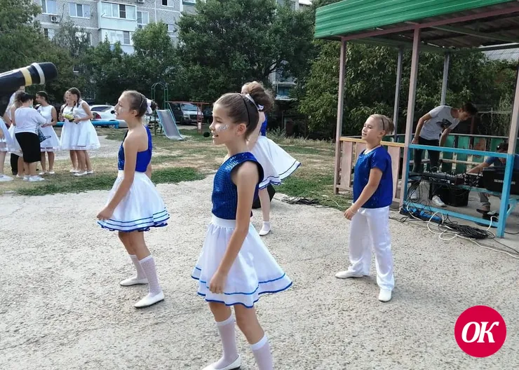 Работники культуры поздравили жителей с Днем района выездными концертами